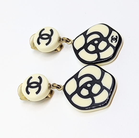 CHANEL Vintage 90's Camellia Clip On Dangle Earrings - Picture 6 of 10